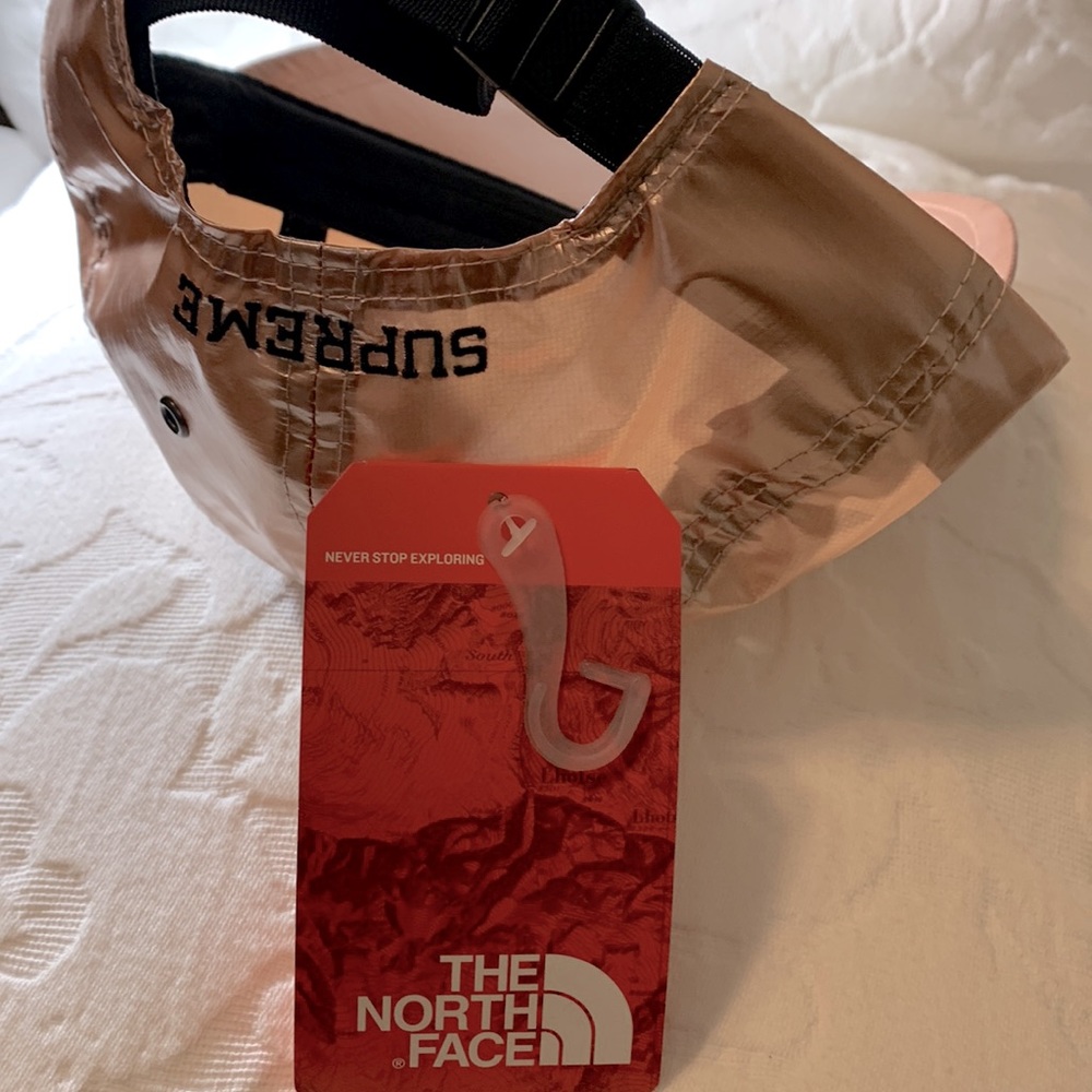 Supreme/The North Face 6 panel rose gold metallic hat NWT - Picture 10 of 10